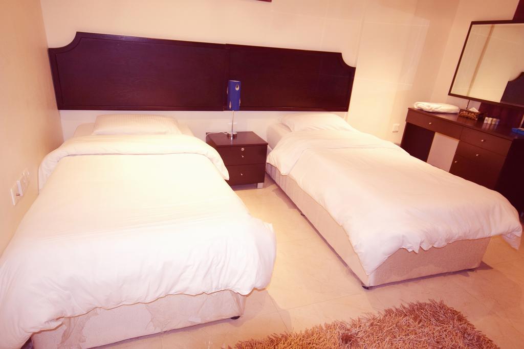 Leaders Plaza Apartments Kuwait City Exteriör bild