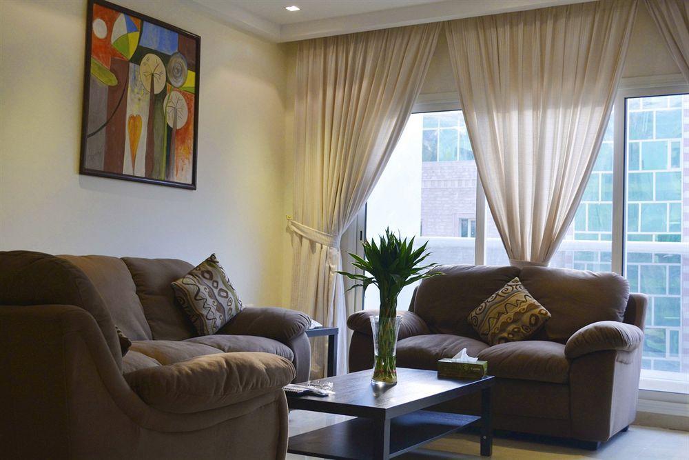 Leaders Plaza Apartments Kuwait City Exteriör bild