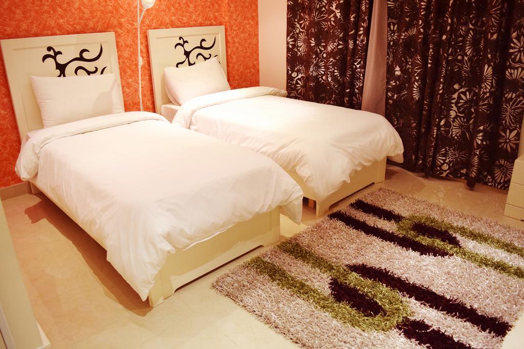 Leaders Plaza Apartments Kuwait City Rum bild