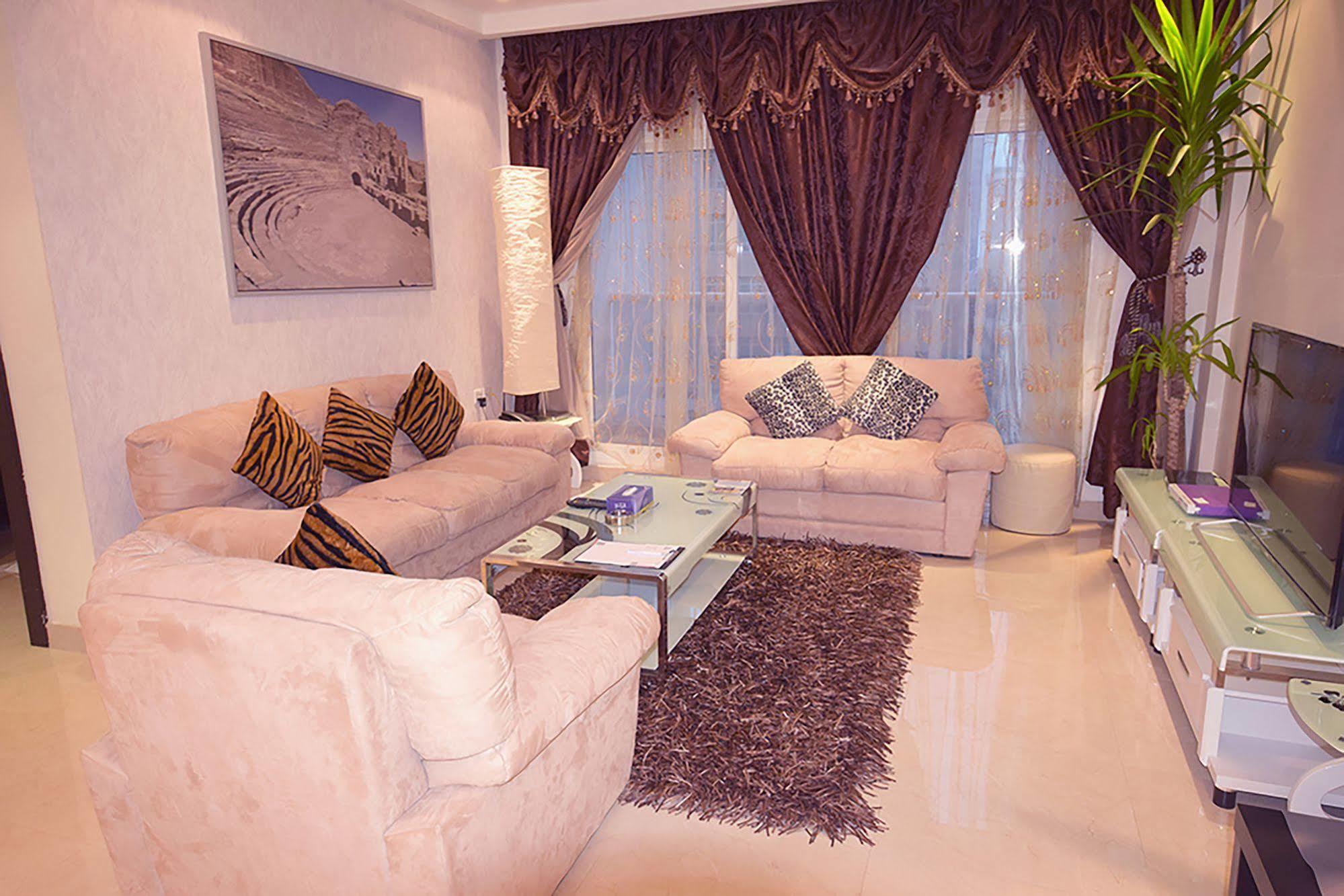 Leaders Plaza Apartments Kuwait City Exteriör bild