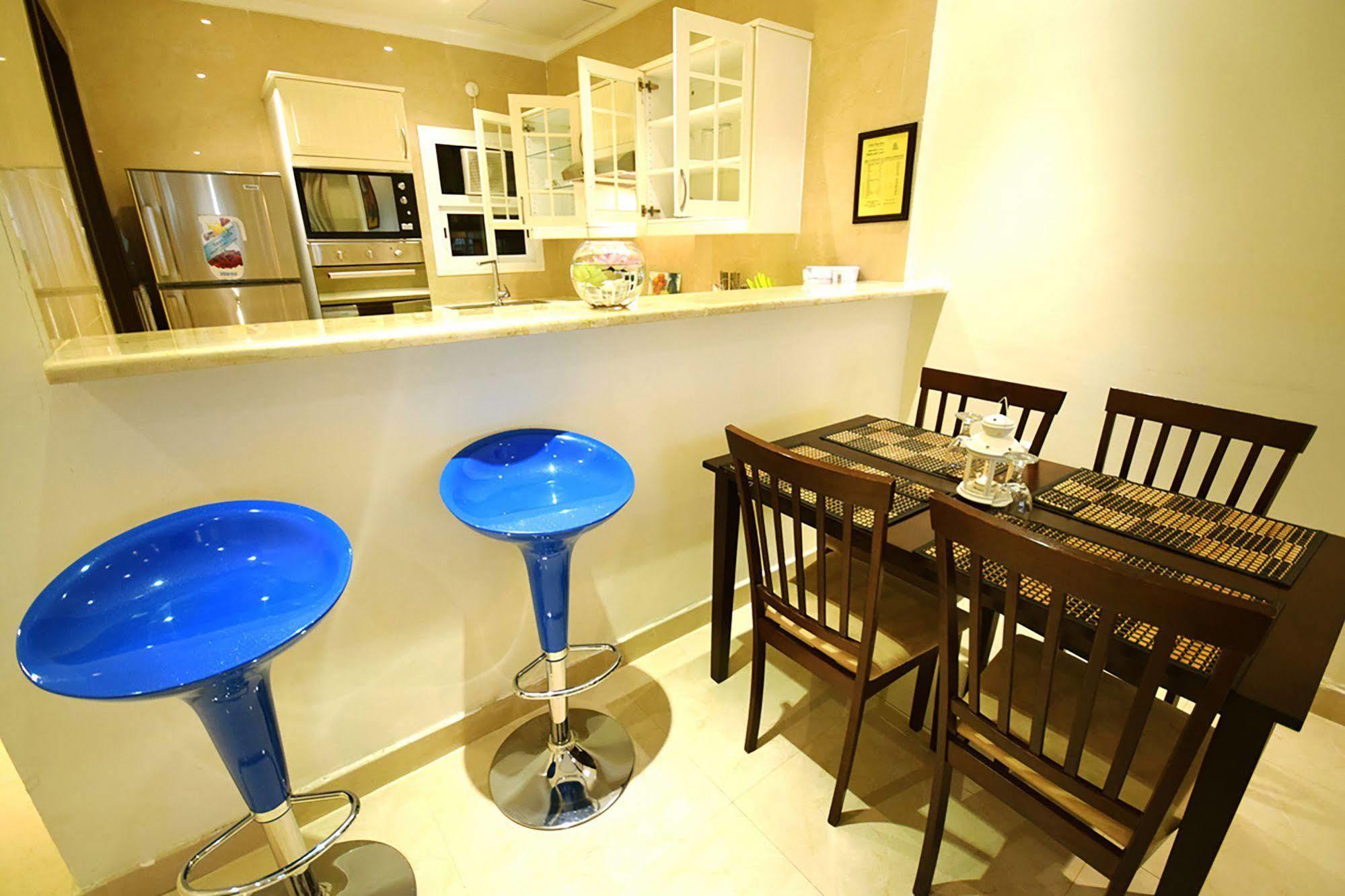 Leaders Plaza Apartments Kuwait City Exteriör bild