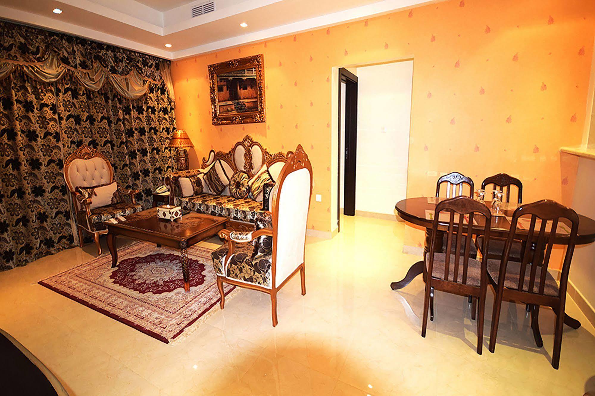 Leaders Plaza Apartments Kuwait City Exteriör bild